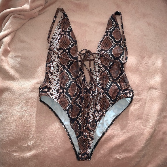 One piece 👙 - Picture 3 of 5